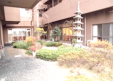 京都認知症総合センター　中庭（採光）