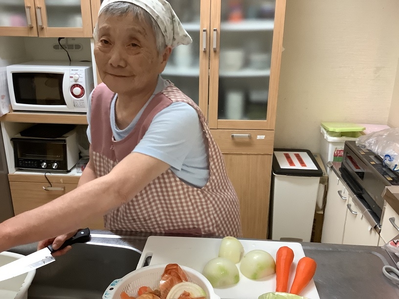 みんなで焼きそばを食べよう