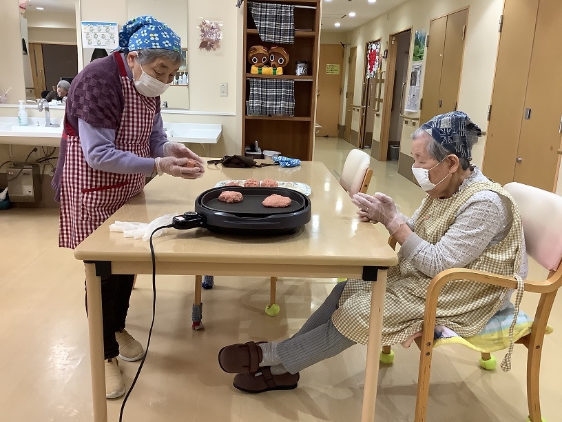 ハンバーグ作りの現場！