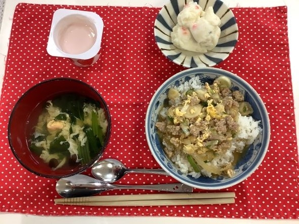 ボリューム満点！鶏そぼろ丼！