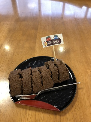 ロールケーキで恵方巻(^^♪