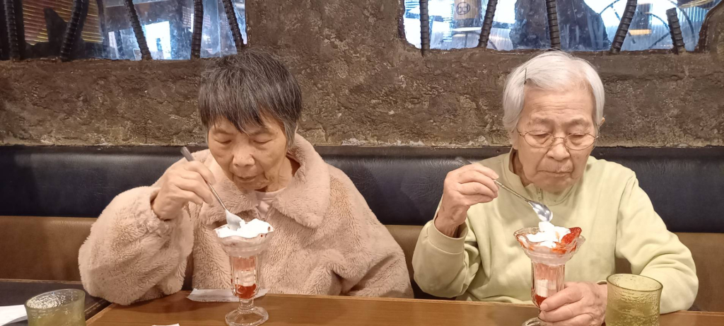 びっくりドンキーでパフェ