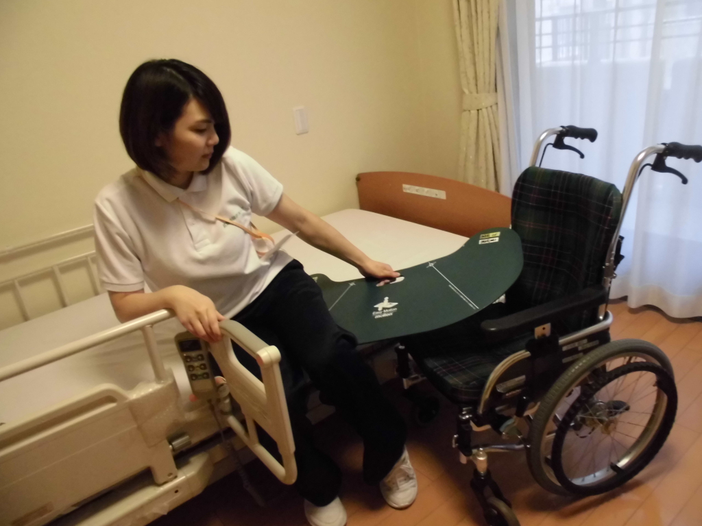 福祉用具を使った実際の移乗方法の勉強会をしました！