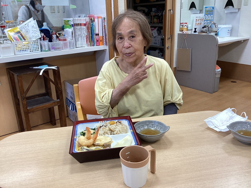 昼食の時間と皆さんの笑顔