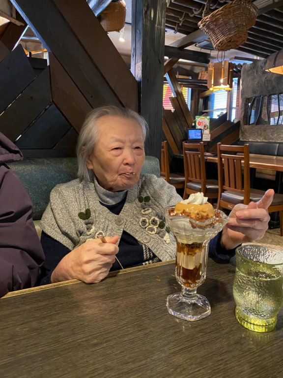 クリームとプリンのチョコレートパフェ