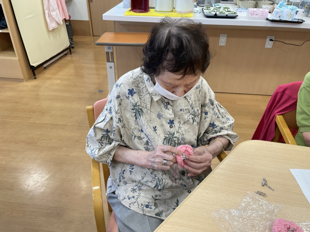 花のブローチ🌸