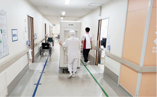 夕食の盛り付け開始