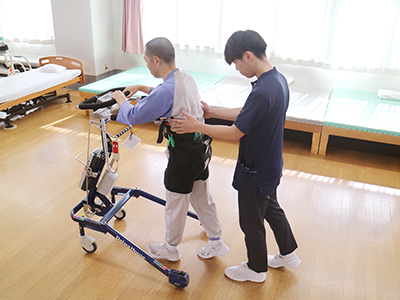 免荷歩行器