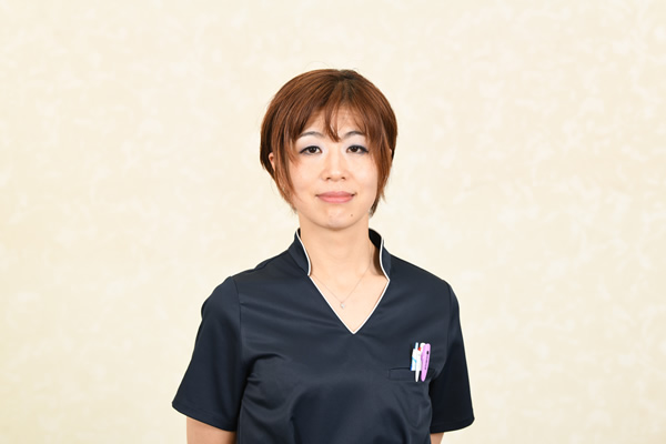 副部長　岸田愛子