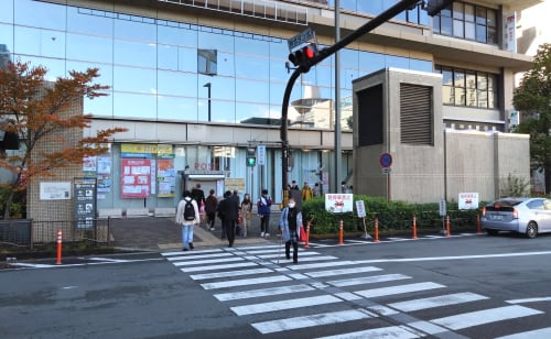 京都中央郵便局前