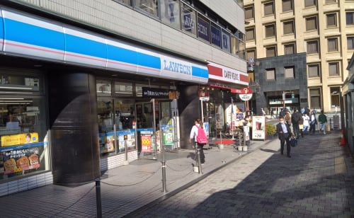 コンビニと喫茶店