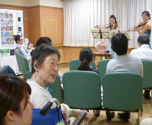 北山武田病院　看護部　看護師　田中　ともみさん　『　院内コンサート　』を楽しみました！